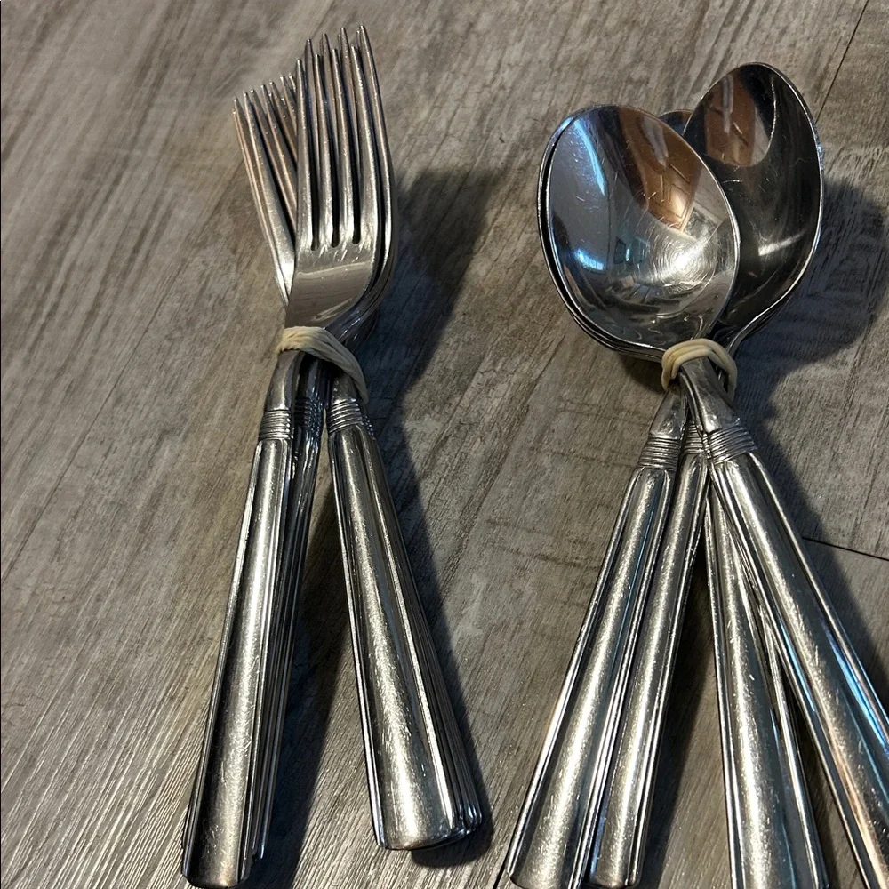 Pfaltzgraff Silver Flatware Set stainless steel - Picture 2 of 8